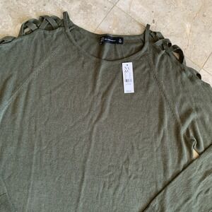 New York & Co Women's XL Green Cut Out Lace Work Sleeve Sweater Light Weight NWT